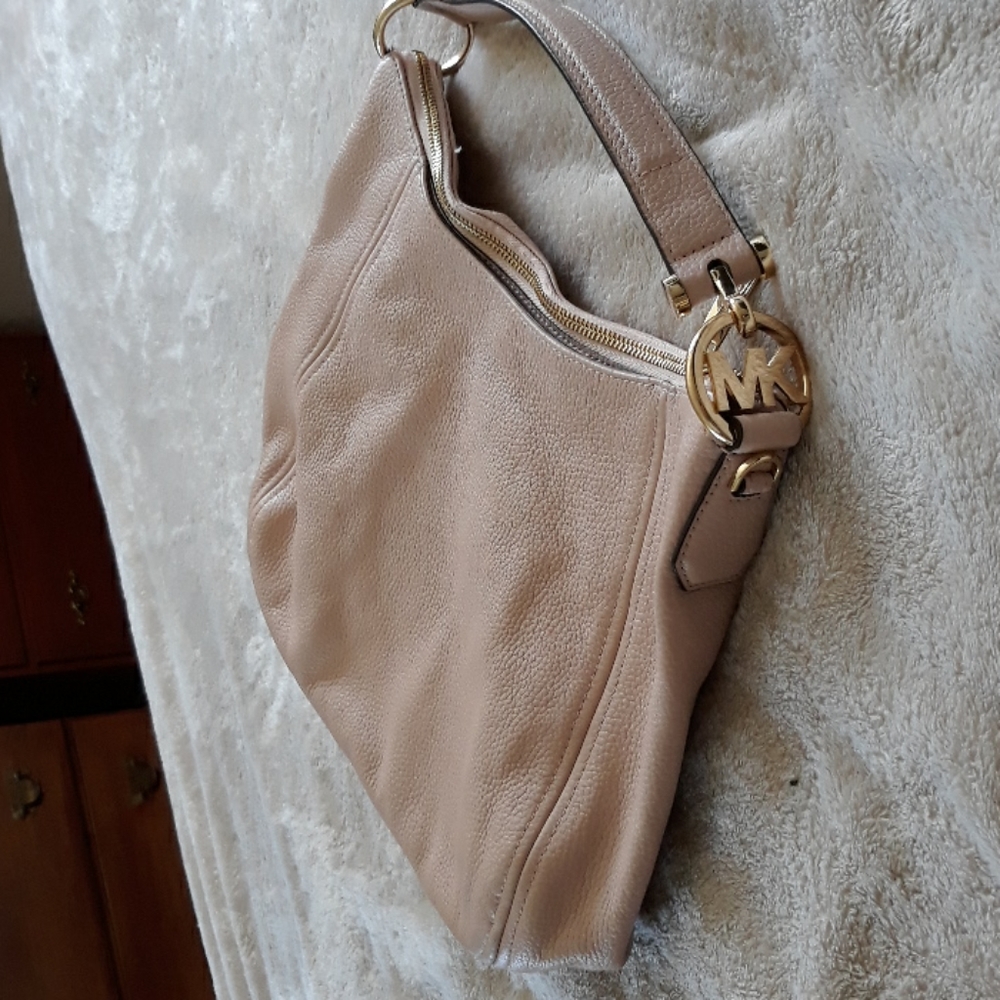 MK leather light pink